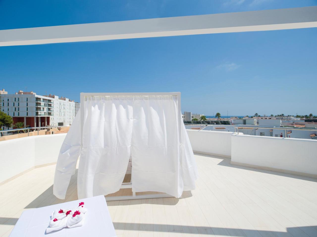 My Way Luxury Ibiza Studio - Ab Group Playa d'en Bossa Bagian luar foto