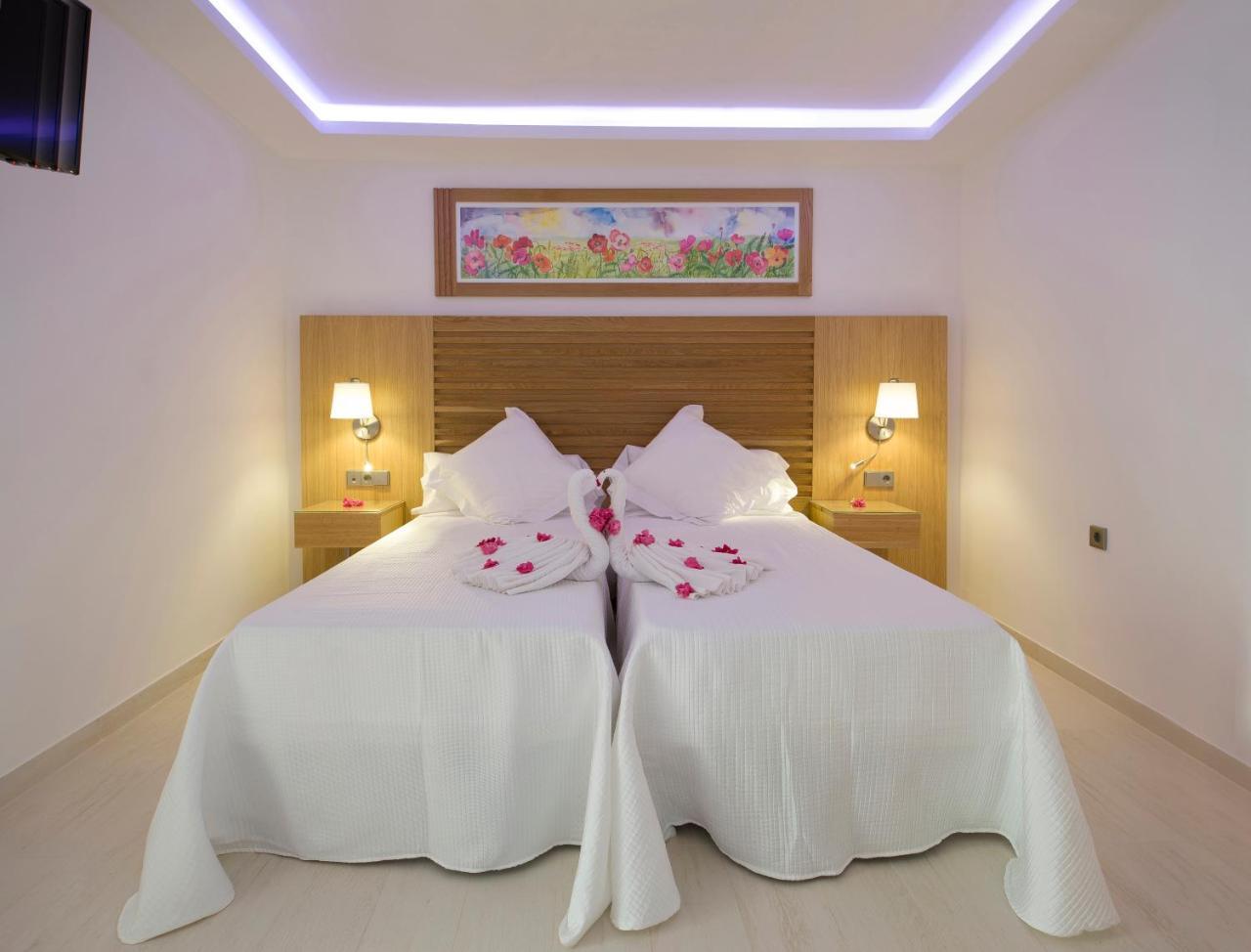 My Way Luxury Ibiza Studio - Ab Group Playa d'en Bossa Bagian luar foto