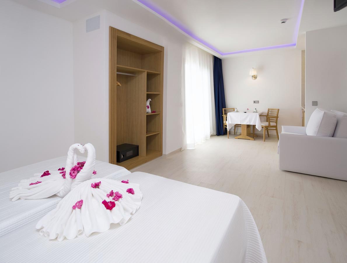My Way Luxury Ibiza Studio - Ab Group Playa d'en Bossa Bagian luar foto