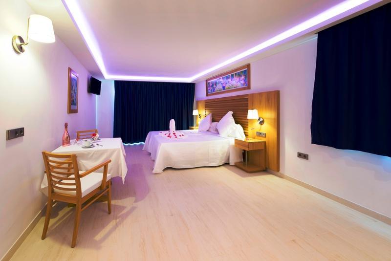 My Way Luxury Ibiza Studio - Ab Group Playa d'en Bossa Bagian luar foto